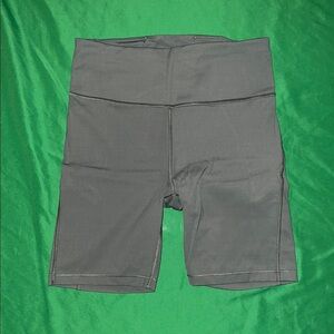Athleta Ultimate Stash Pocket 7” Women's Athletic Capri Olive Shorts size Small